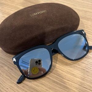 Tom Ford Sunglasses Rhett TF714 01C Black / Mirror Silver Grey Square Shaped